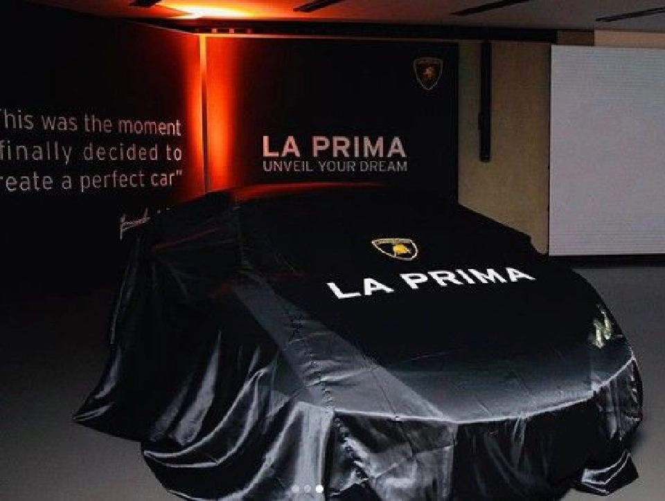 โอ้โห! น็อต วิศรุต สามี ชมพู่ อารยา ถอยลัมโบร์กินี่รุ่นใหม่ คันแรกในประเทศไทย