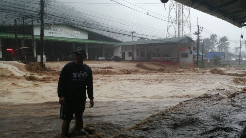 ฝน-น้ำป่า ถล่ม เกาะช้างสะพานขาด (มีคลิป) 