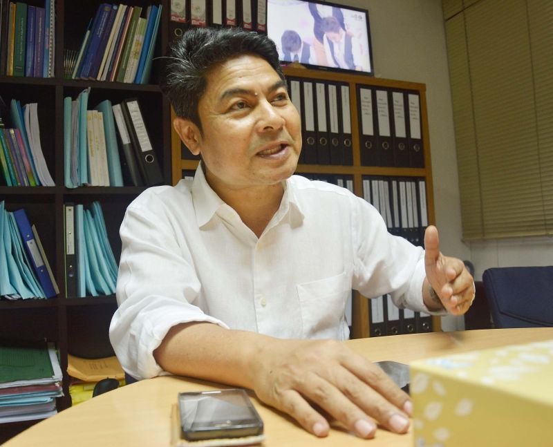 เทพไท เสนพงศ์