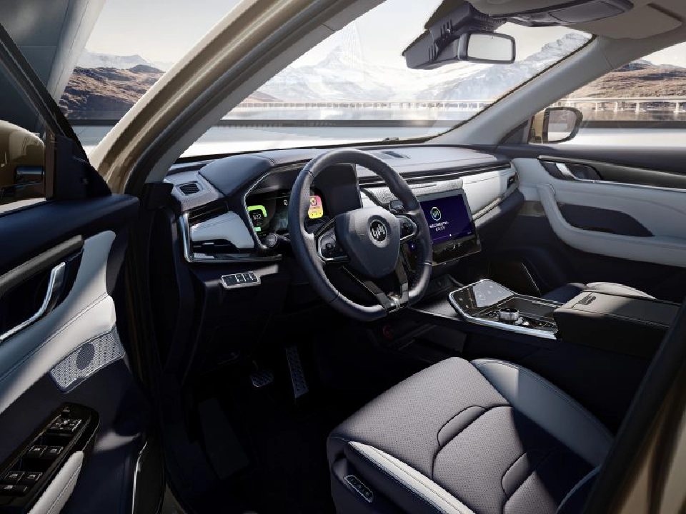 ยักษ์พลังงานขยับ "ปตท.-บางจาก" จ่อลุย EV