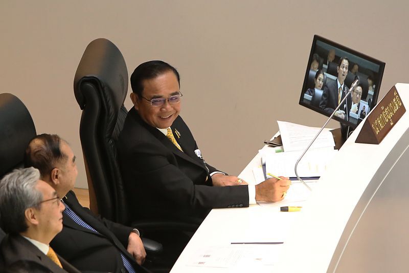  ฮือฮา!“บิ๊กตู่”งัดแฟ้มลับ “โครงข่ายขบวนการทำลายประเทศ” เข้าสภา