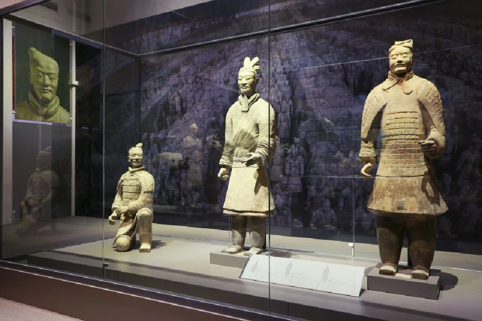 จิ๋นซีฮ่องเต้ จักรพรรดิจีนผู้เกรียงไกร ผนวกโลกมนุษย์และสวรรค์