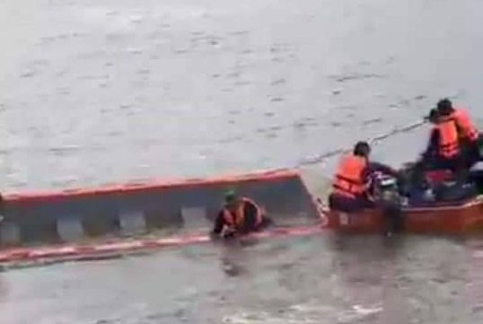 ระทึก!!! เรือกู้ภัยล่มที่อุบลฯ