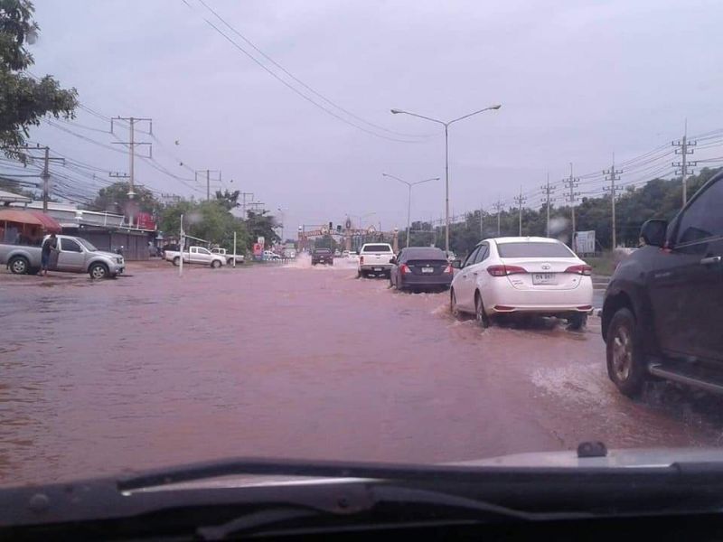 สั่งเฝ้าระวังสถานการณ์หลังฝนตกต่อเนื่อง