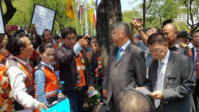 วินรับจ้าง ยกพล "ต้านแกร็บ" (มีคลิป)