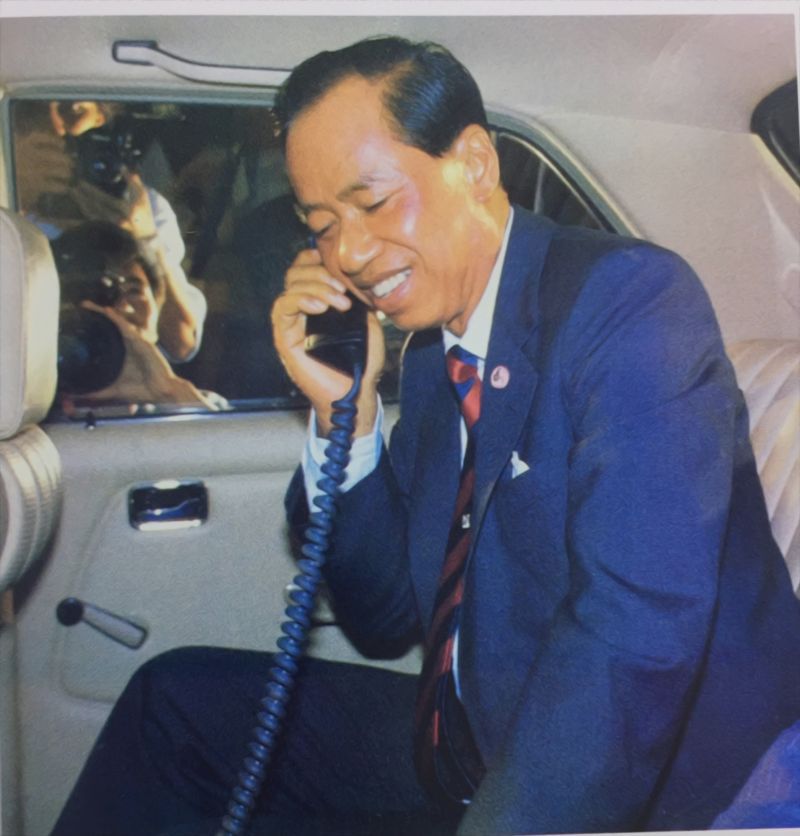 พลเอกอาทิตย์ กำลังเอก