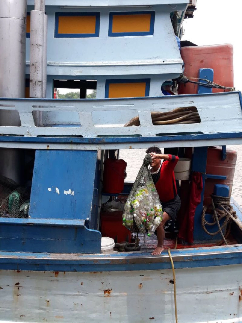 สุดปัง!! ประมงเคลียร์มหาสมุทร