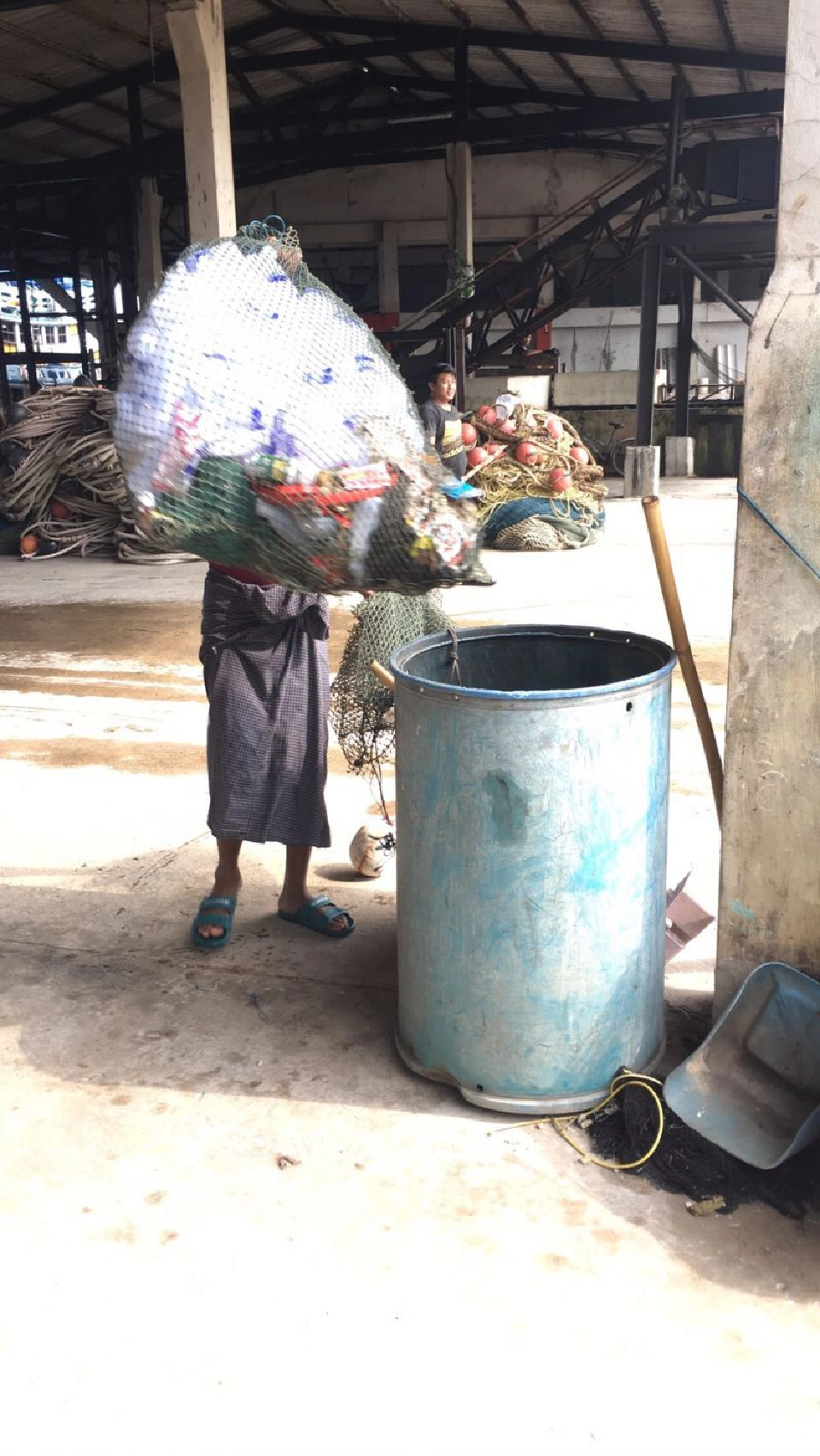 สุดปัง!! ประมงเคลียร์มหาสมุทร