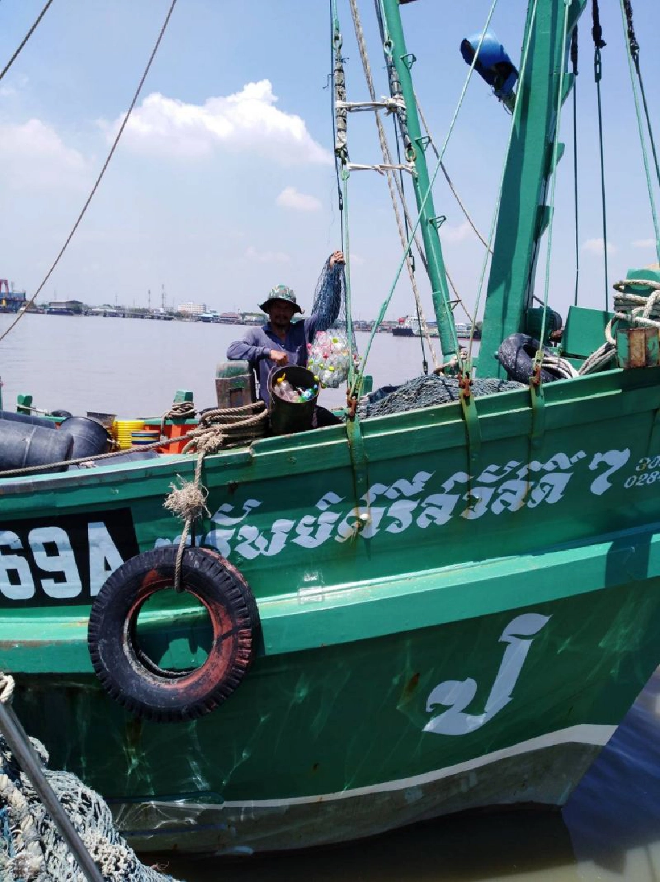 สุดปัง!! ประมงเคลียร์มหาสมุทร