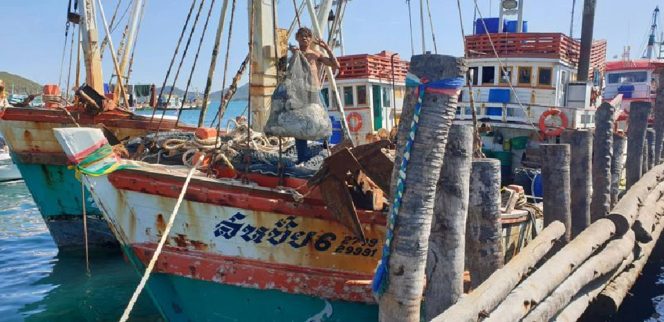 สุดปัง!! ประมงเคลียร์มหาสมุทร