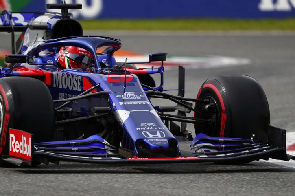 โตโร รอสซโซ่ ทีมลูกของเรดบูล 