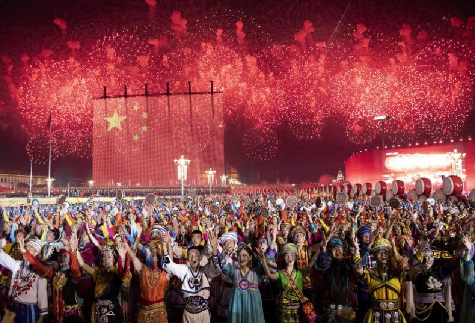 “จาง อี้โหมว” ผู้อยู่เบื้องหลัง โชว์สุดอลังวันชาติจีน