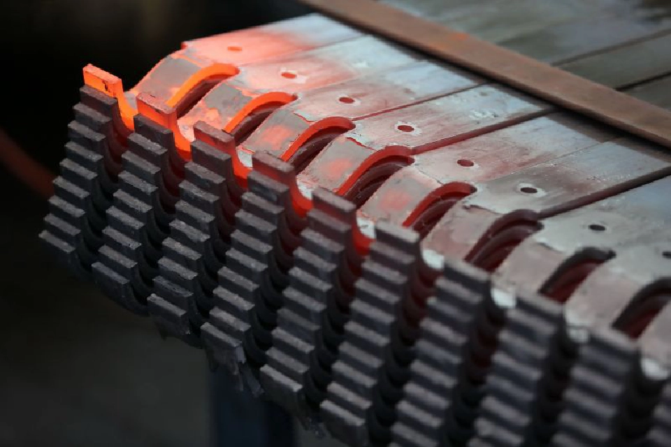 อานิสงค์อีคอมเมิร์ซ - ธุรกิจขนส่งรุ่ง “สามมิตรโอโตพาร์ท”เล็งรุก CLMV