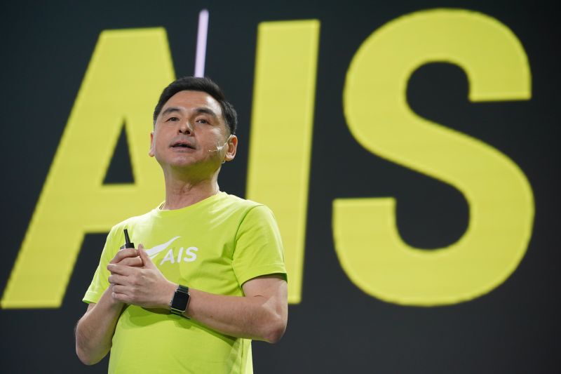 30 ปี AIS รวมพรีเซนเตอร์ตัวท็อป พร้อมรุก “Mission Green 2020” 