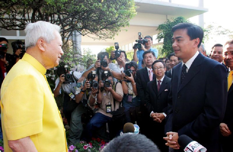 พลเอกเปรม ติณสูลานนท์ รัฐบุรุษคู่แผ่นดินไทย