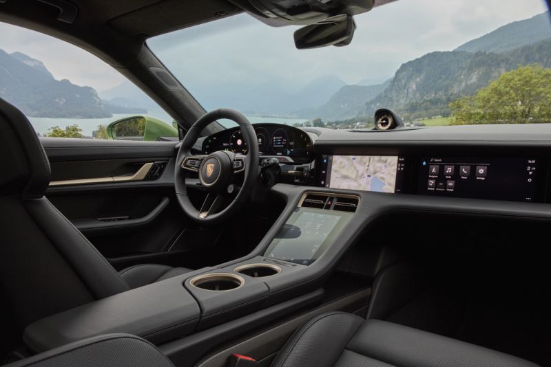 Porsche Taycan พลังงานไฟฟ้าพลิกหน้าประวัติศาสตร์