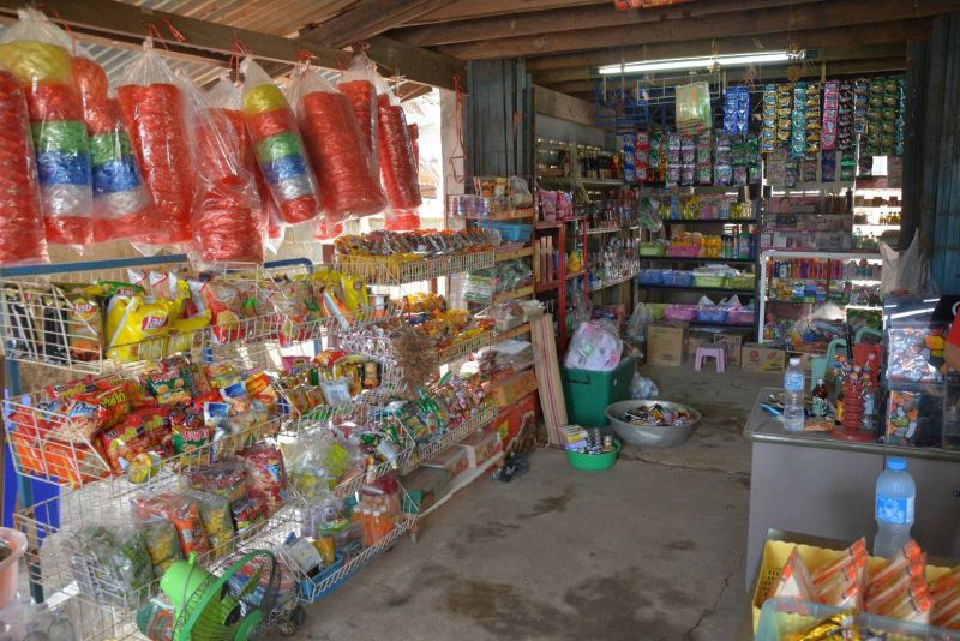 แม็คโครรวมพลังจิตอาสาส่งทีมฟื้นฟูร้านค้าที่อุบลฯ