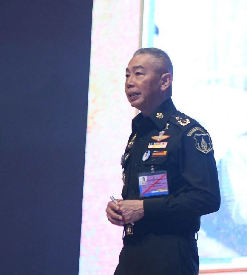  คำต่อคำ  "บิ๊กแดง"ซัดนักการเมือง  หนักแผ่นดิน !!