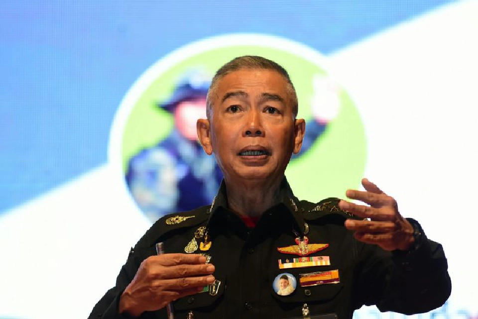  “บิ๊กแดง”ลากไส้  “บิ๊กการเมือง-นักวิชาการ”  บงการ “สงครามลูกผสม”