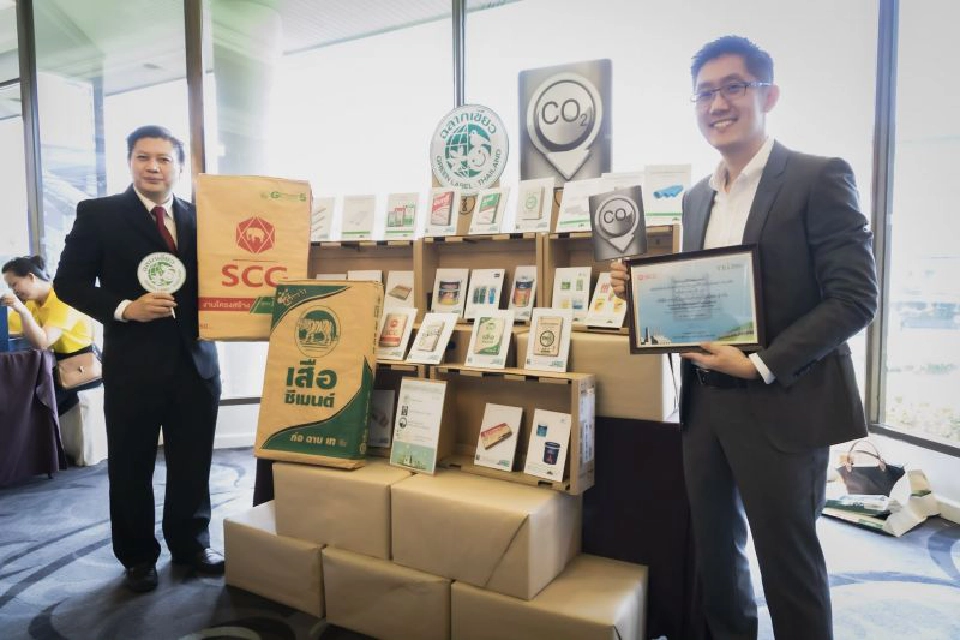 เอสซีจี คว้ารางวัลสิ่งแวดล้อม หลังคาและปูน