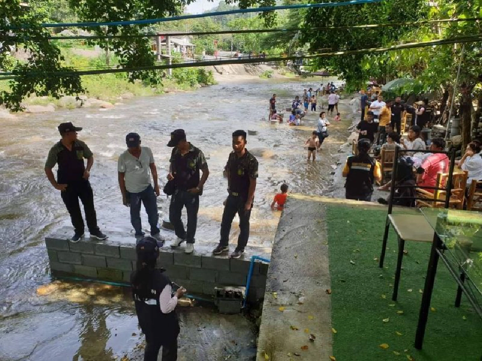 วุ่นกันทั้งอำเภอ! สั่งทุบคอนกรีตรุกคลองท่าดีใน 5 วัน