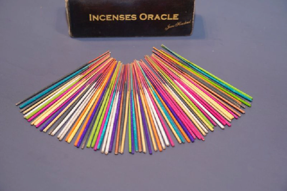 ไอคอนสยามรวมสุดยอดโหราศาสตร์ชื่อดังงาน“สิริวัฒนาพยากรณ์เพื่อคนพิการ”