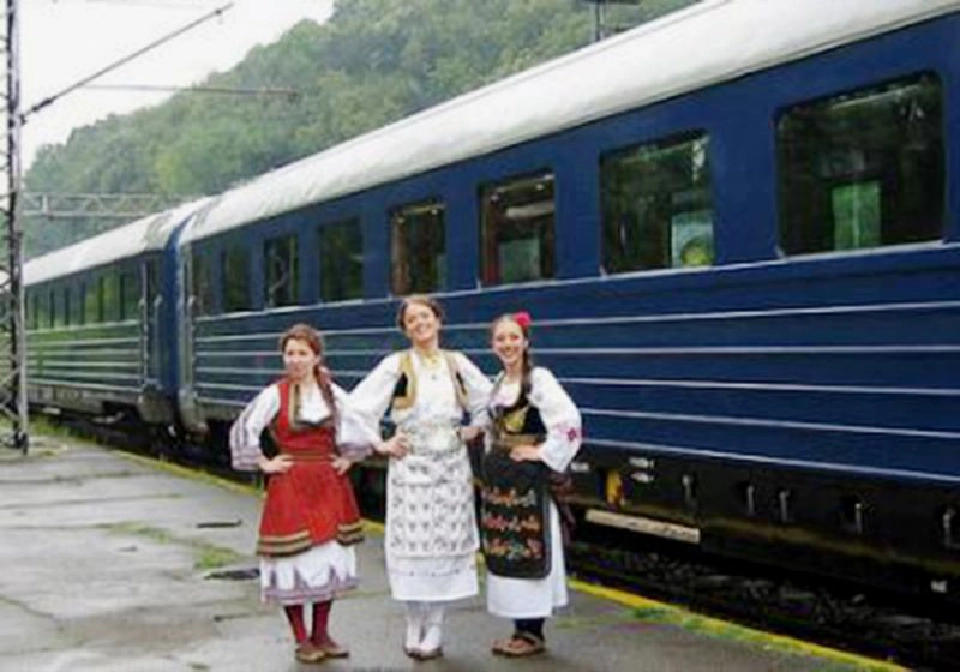 รถไฟสีนํ้าเงินของ ติโต-The Benevolent Dictator