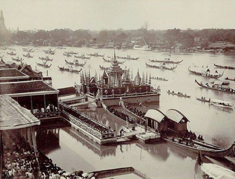 ขบวนพยุหยาตราทางชลมารค ตามโบราณราชประเพณี