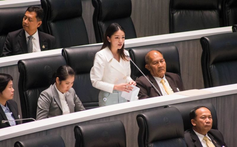 “มาดามเดียร์” อัดจำนำข้าว สร้างภาระผูกพันรัฐบาลบิ๊กตู่