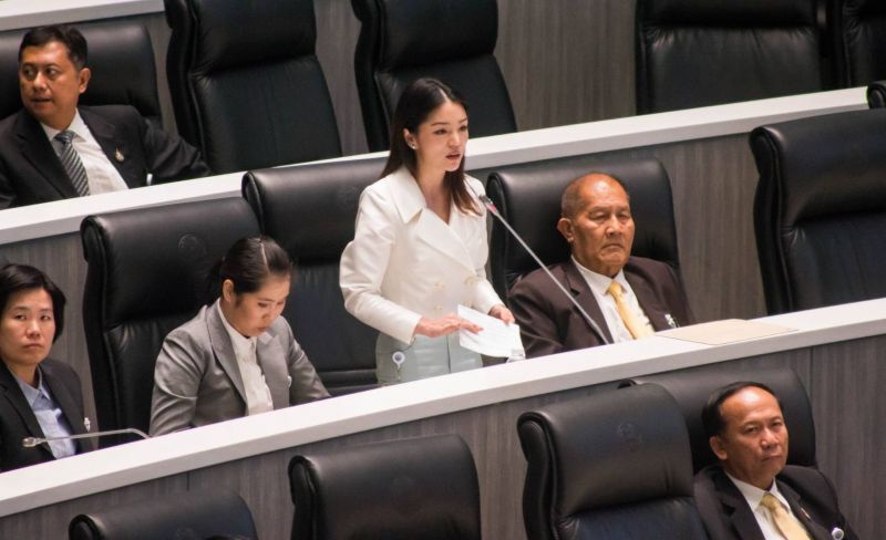 “มาดามเดียร์” อัดจำนำข้าว สร้างภาระผูกพันรัฐบาลบิ๊กตู่