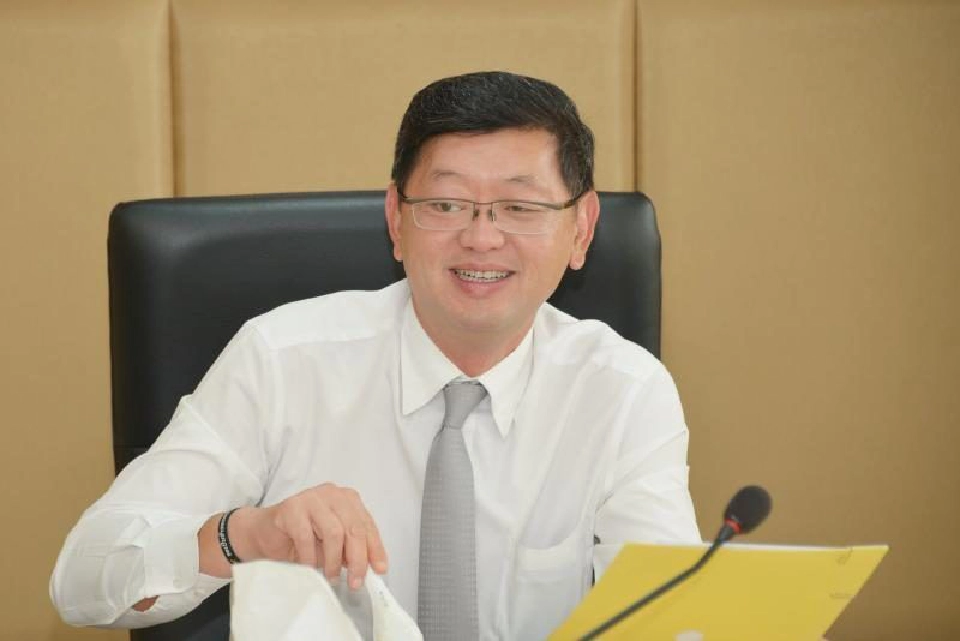 นายพชร อนันตศิลป์