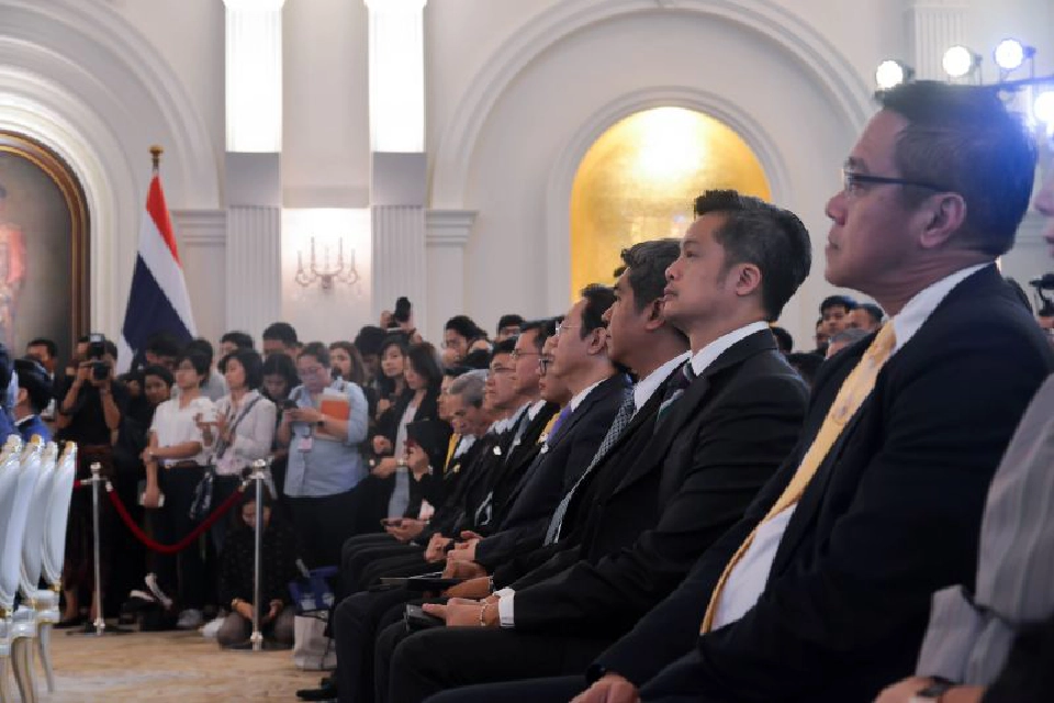 ชื่นมื่น...เซ็นแล้ว'ไฮสปีดเชื่อม 3 สนามบิน'