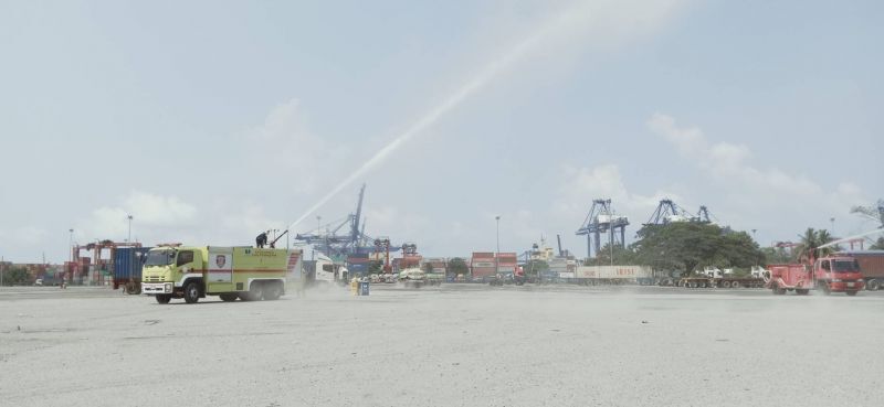 ฉีดละอองน้ำ 64,000 ลิตรสกัด PM 2.5