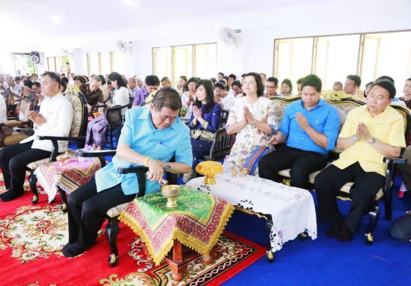 มท.2 ประธานอุปถัมภ์ทอดกฐิน วัดเขาแก้ว จังหวัดสงขลา