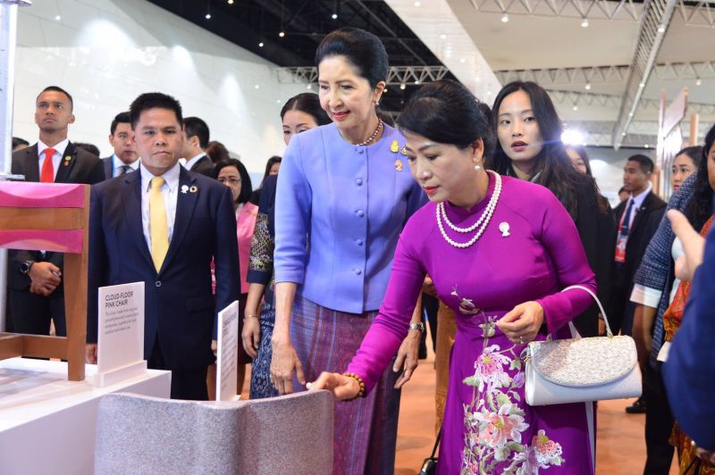 “ภริยาผู้นำอาเซียน” จับมือลุยแก้ปัญหาขยะ