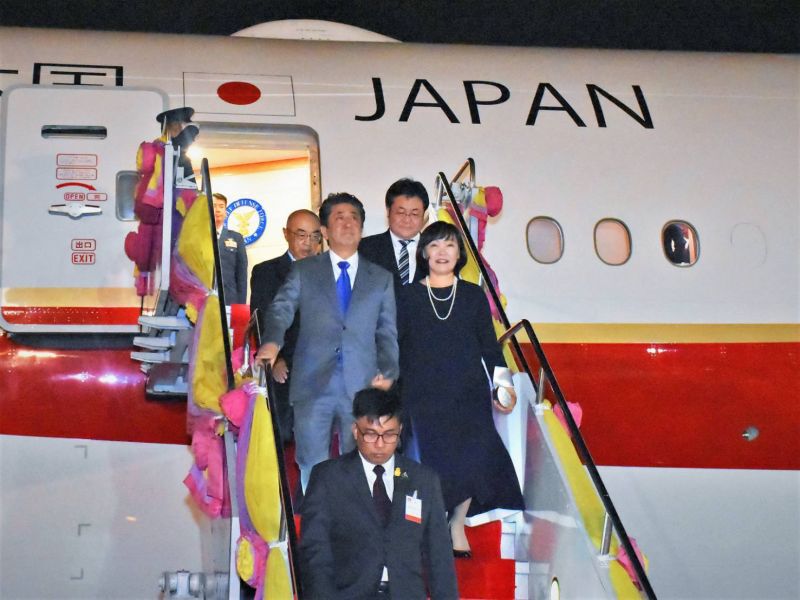 “อาเบะ” ถึงไทย นำทีมญี่ปุ่นถกเวทีอาเซียน