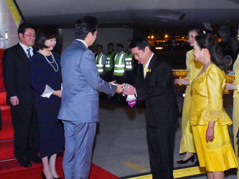 “อาเบะ” ถึงไทย นำทีมญี่ปุ่นถกเวทีอาเซียน