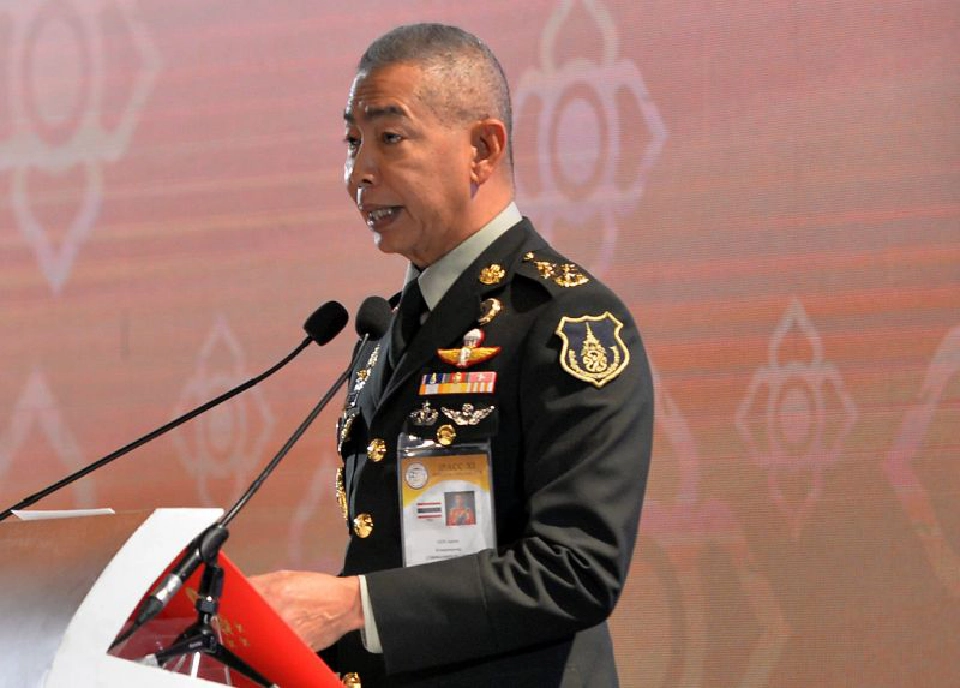 พล.อ.อภิรัชต์ คงสมพงษ์ 