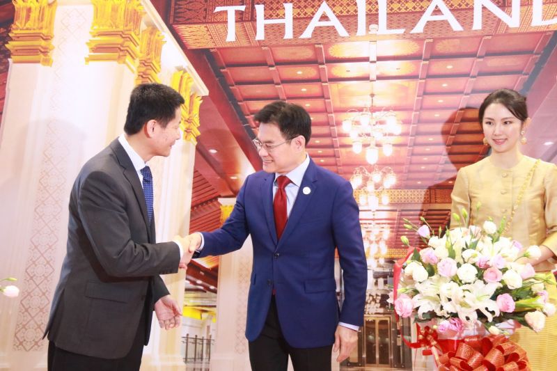 พาณิชย์ผนึก “อาลีบาบา” เพิ่มยอดค้าออนไลน์ 5 พันล.