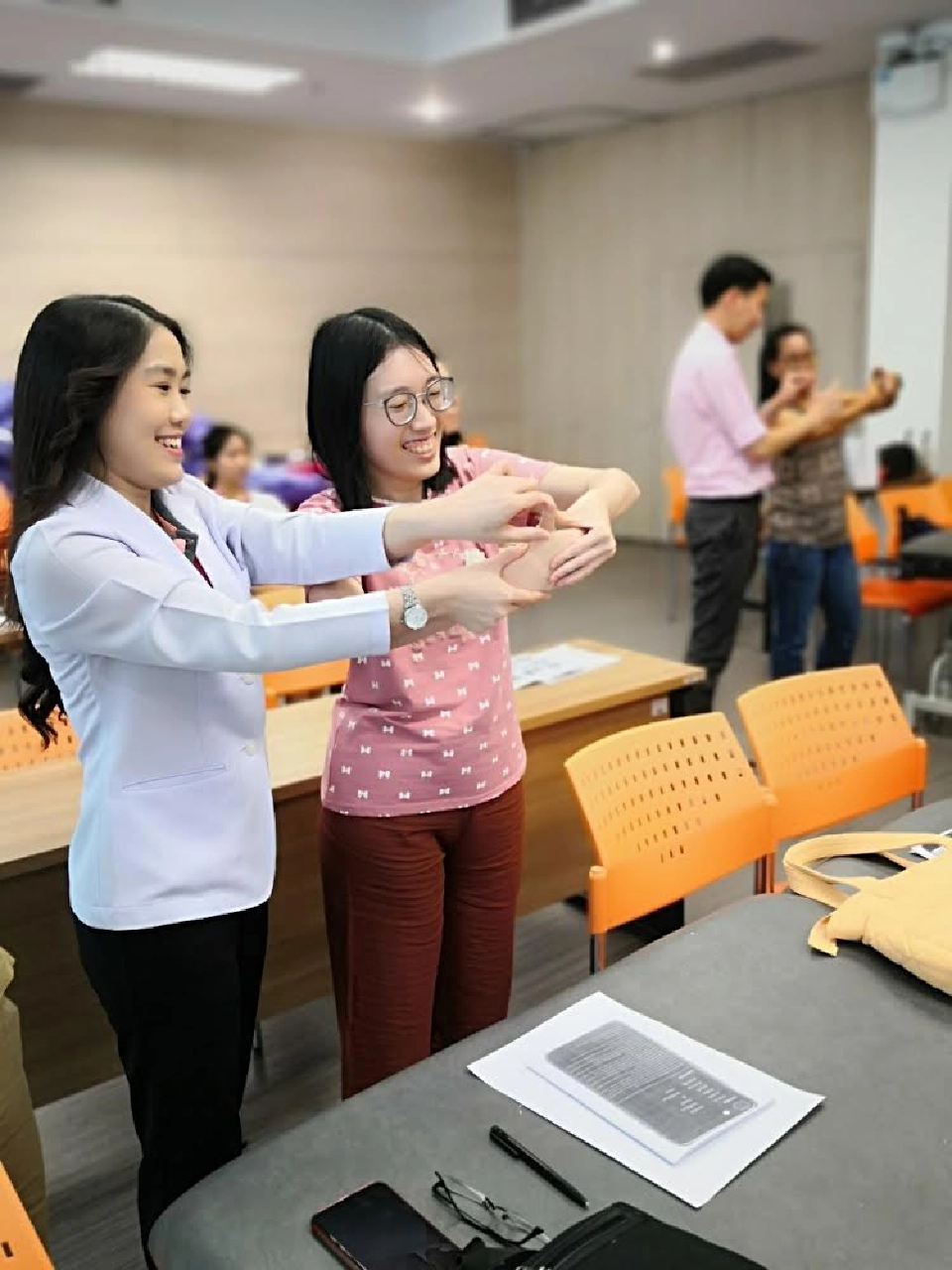 มหิดล แนะวิธีลดเสี่ยงสมาร์ทโฟนทำนิ้วล็อค