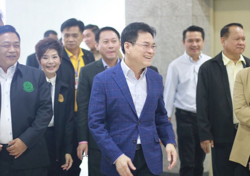 ชาวสวนมันฯลุ้น ครม.อนุมัติเงินประกันรายได้