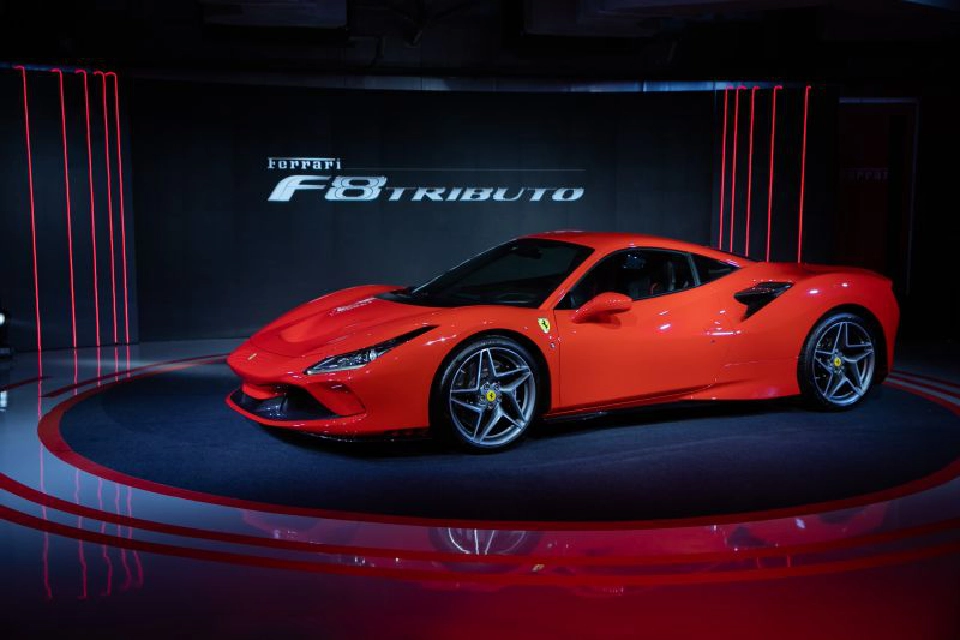 บาทแข็งราคาดี “เฟอร์รารี่ เอฟ8 ทริบูโต้” 25.2 ล้านบาท