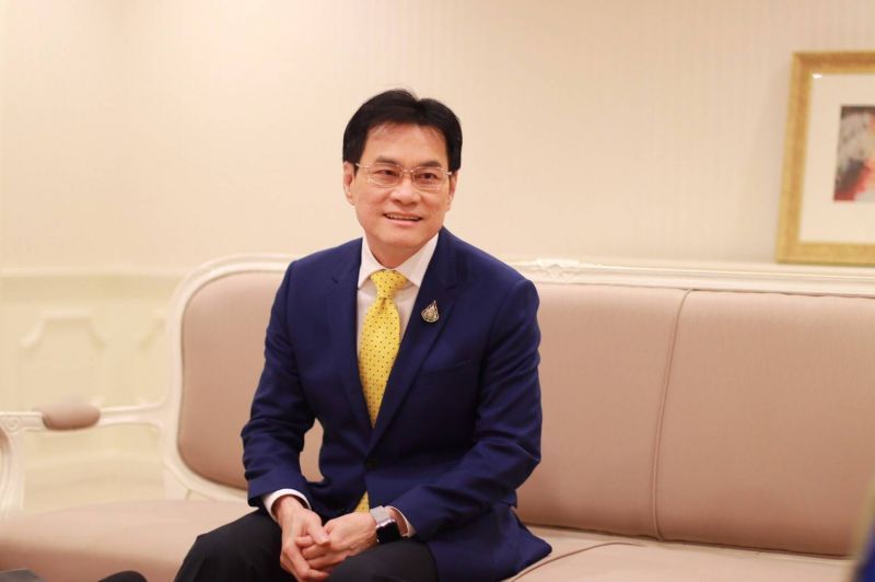 ‘จุรินทร์’ ลั่นผ่านโพสต์ยัน ‘บัตรสีชมพู’ ชดเชยรายได้ยาง