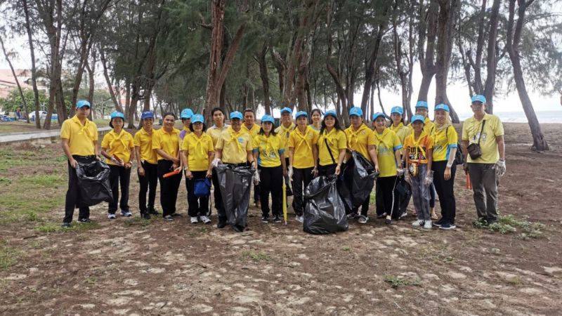 จิตอาสาพระราชทาน 904 วปร.ร่วมปรับภูมิทัศน์หาดสมิหลา 