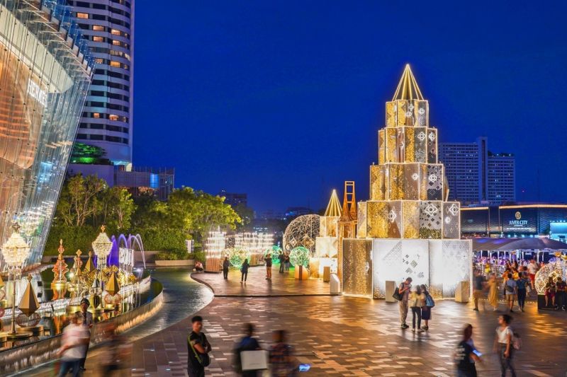 ไอคอนสยามจัดต้นคริสต์มาสอัตลักษณ์ไทยยาวสุดริมเจ้าพระยา