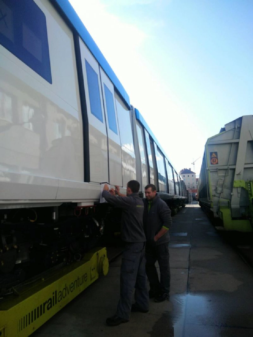 ประชันโฉมขบวนรถไฟฟ้า  "MRT-BTS- สายสีแดง"