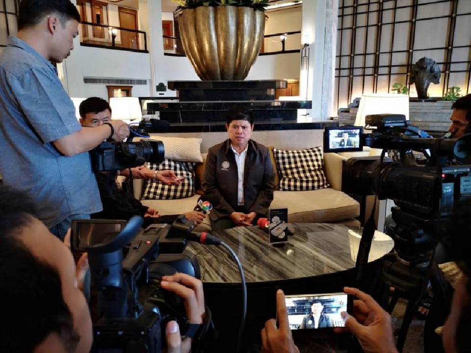 “แรมโบ้” จัดหนัก "เสรีพิศุทธ์" ไม่เหมาะนั่งหัวโต๊ะกมธ. 