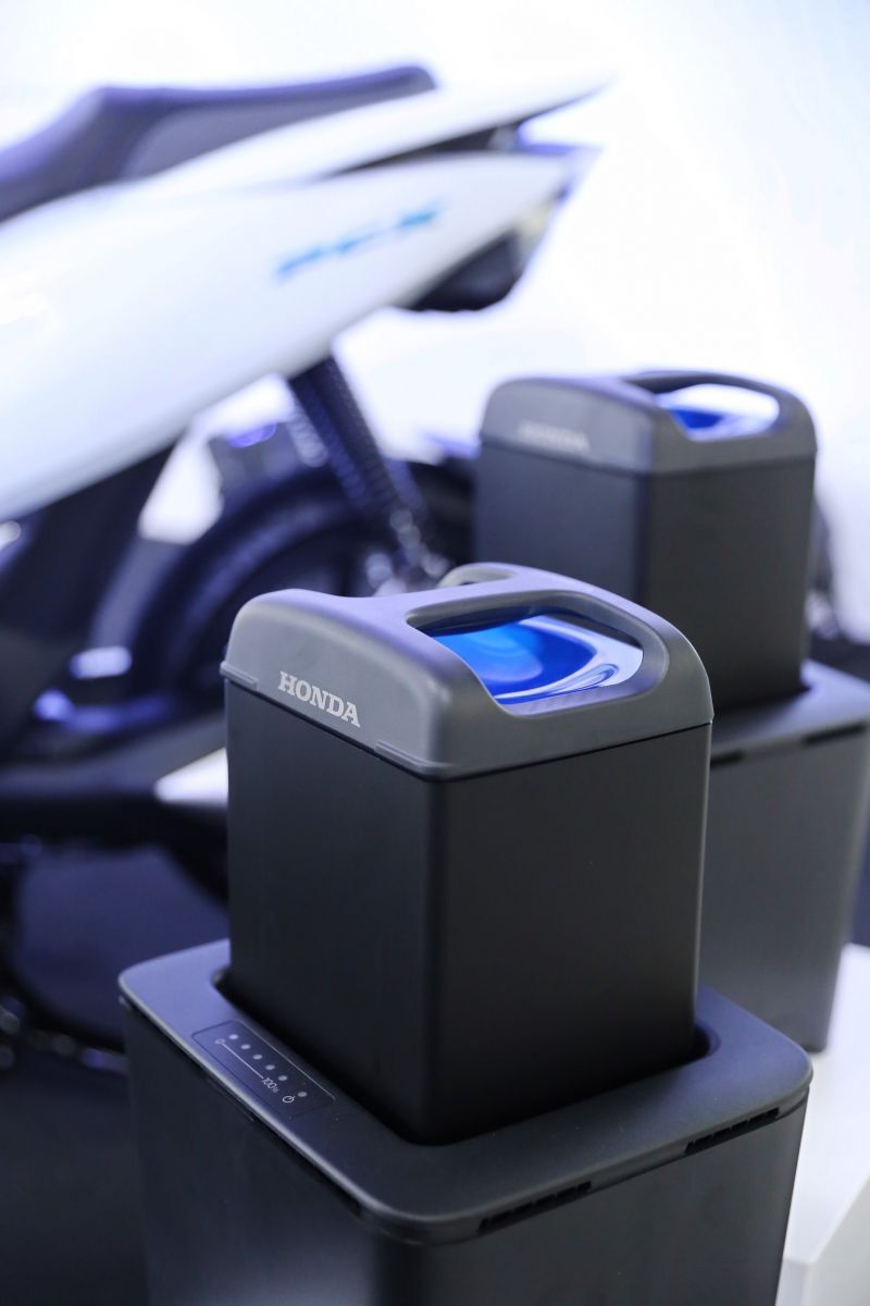 ฮอนด้า ผนึก มจธ.เปิด PCX Electric Smart Station