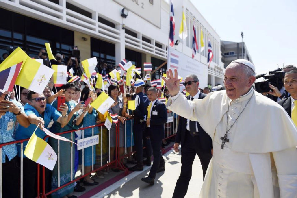 "โป๊ปฟรันซิส"เสด็จถึงไทยแล้ว 