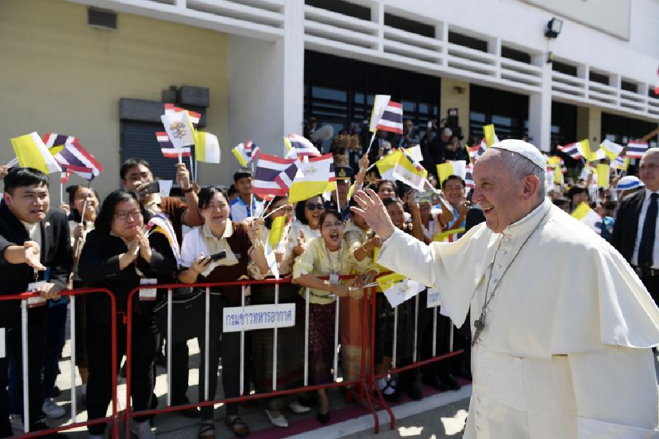 "โป๊ปฟรันซิส"เสด็จถึงไทยแล้ว 